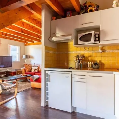 Style A Lary Soulan. דירה